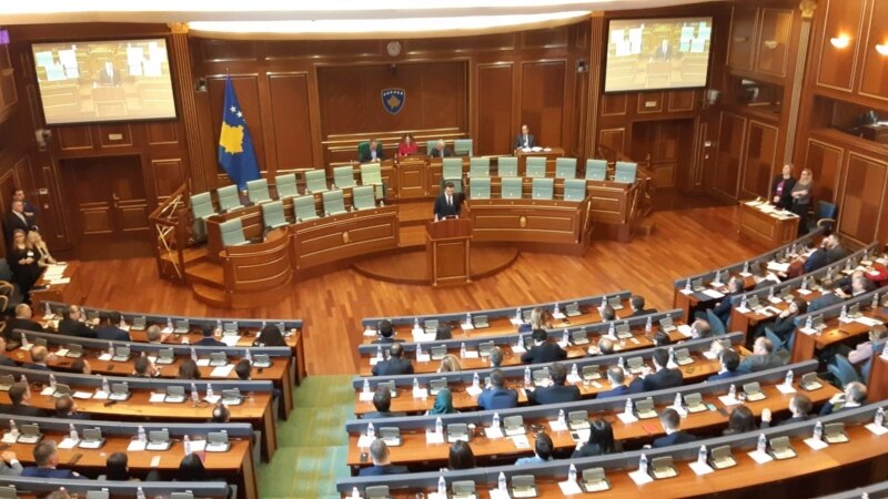 Kuvendi miraton rezolutë “në mbrojtje të vlerave të popullit të Kosovës”