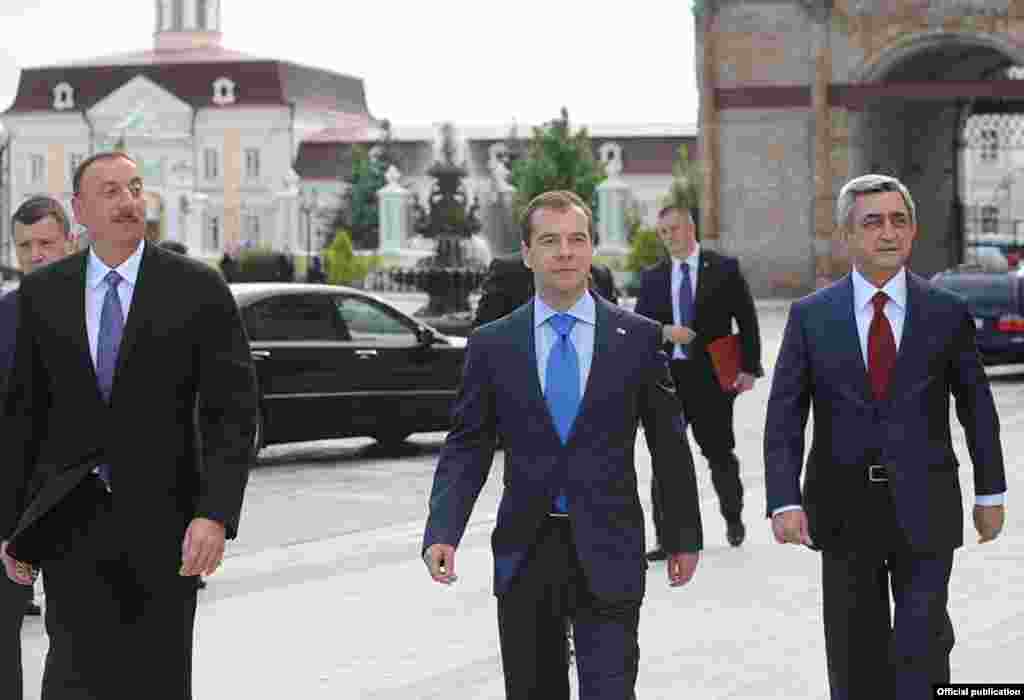 Россия -- Трехсторонняя встреча президентов России, Армении и Азербайджана в Казани, 24 июня 2011