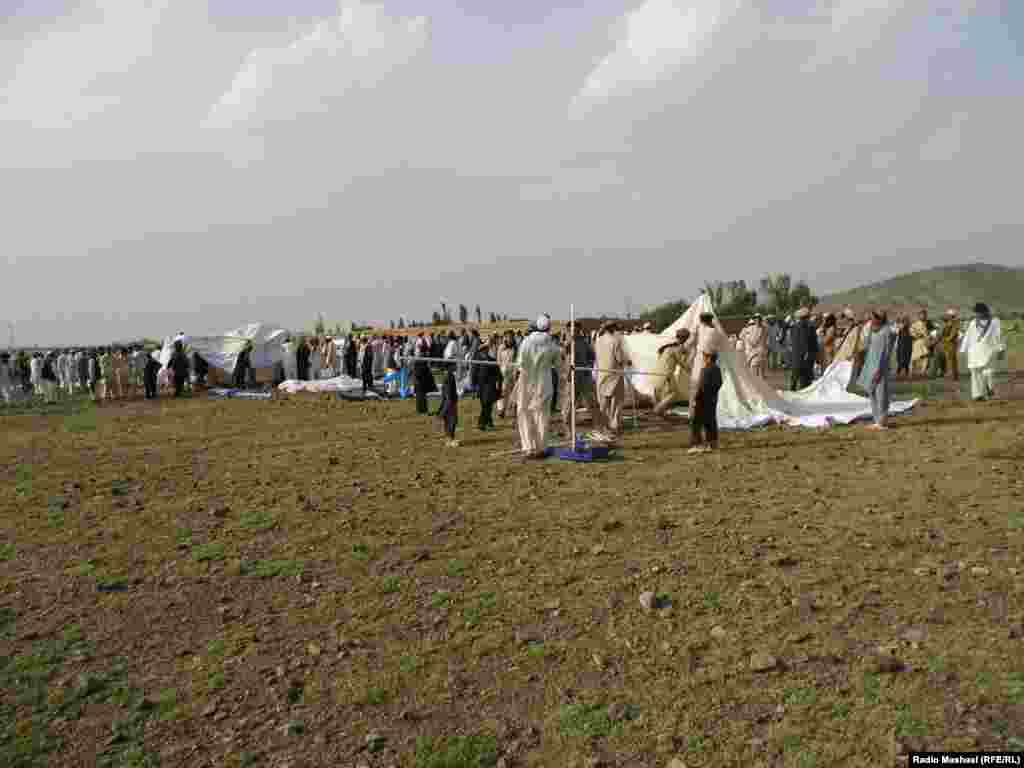 Pakistan -- Aids (assistances) with immigrants of Waziristan, 18 June 2014