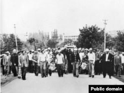 Похороны Мусы Мамута 30 июня 1978 года. Архив Международного общества «Мемориал»