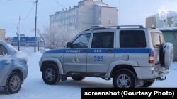 Полиция рядом со "Сказкой"