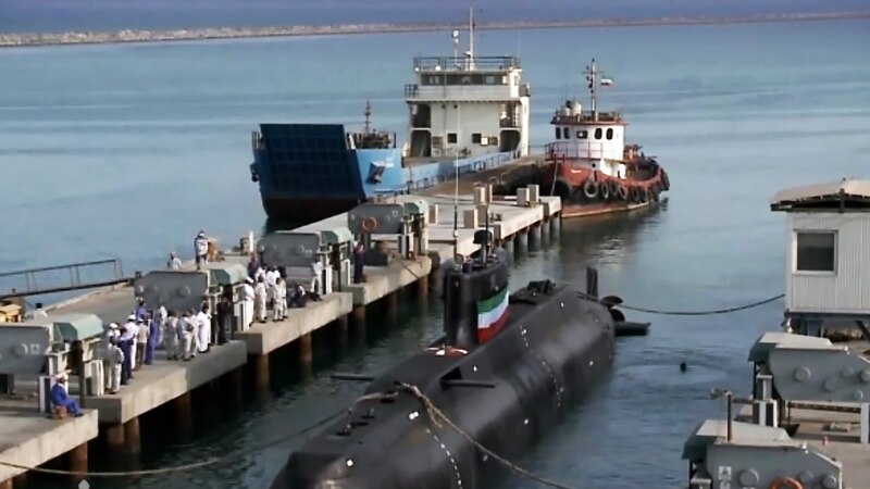 حسن روحانی یک تحت البحری جدید ساخت ایران را افتتاح کرد