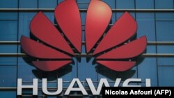 Logo e Huawei-t