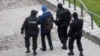 Беларуста полиция жүздөгөн кишини кармап кетти 