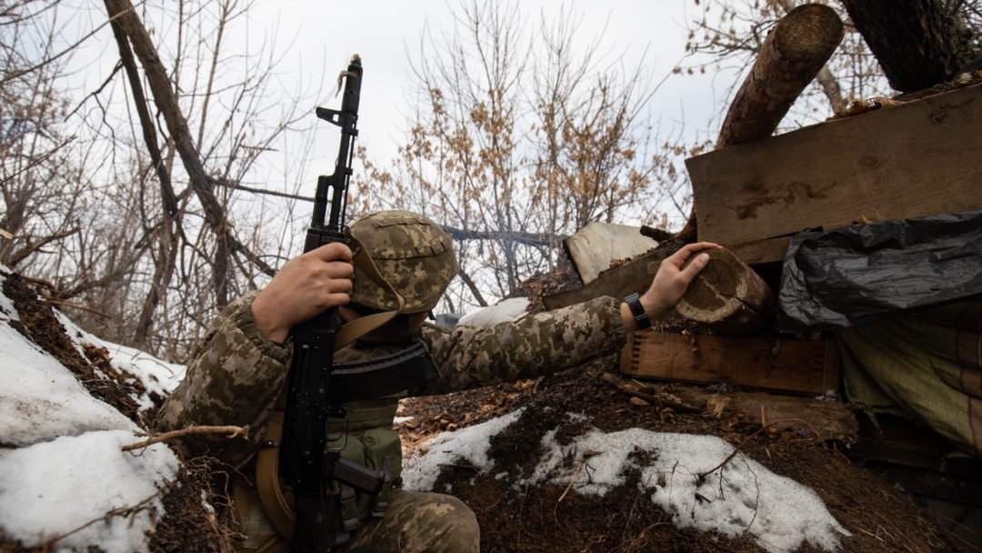 Військовий ЗСУ поблизу Авдіївки, Донецька область