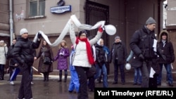 Москва, 26 февраля: акция "Белое кольцо"