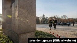 Президент Украины Владимир Зеленский с женой Еленой Зеленской на Дне памяти жертв Голодомора