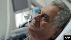 Serbian opposition leader Tomislav Nikolic, who is on hunger strike