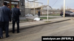 Armenia -- The body of a Russian soldier stabbed to death in Gyumri, 22Apr2017.