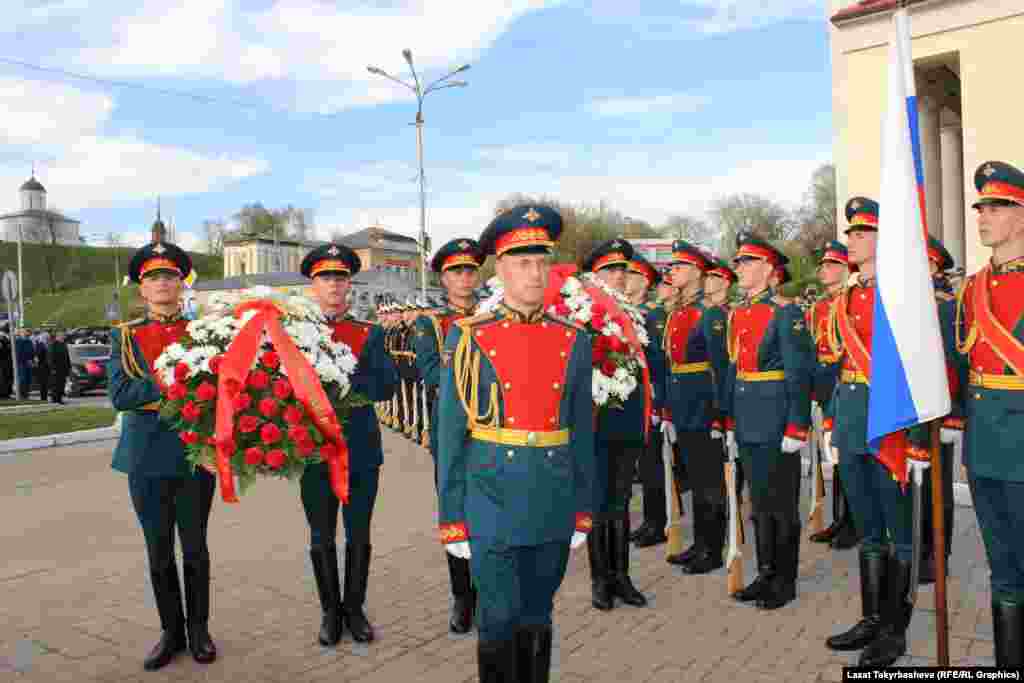 Учурда Дубосеководо 28 баатырдын мемориалы бар. Шопоковго эстелик тургузуу тууралуу Волоколамск шаарынын администрациясы чечим чыгарган.&nbsp;