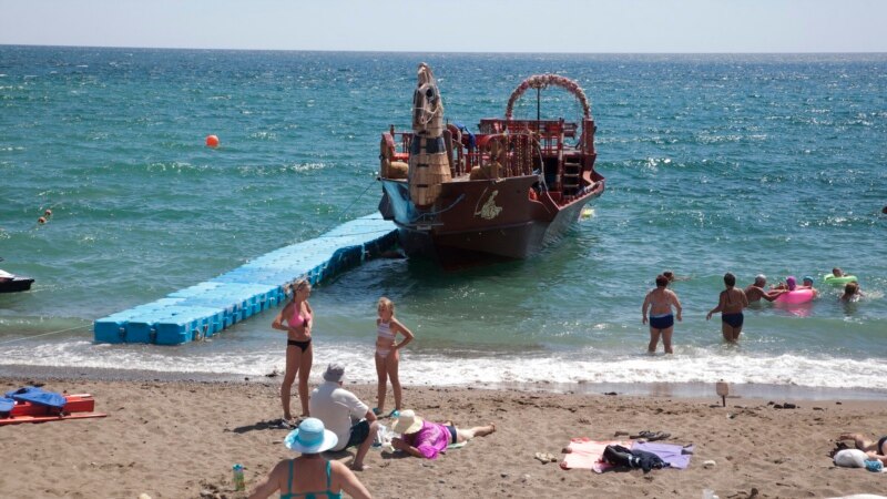 «Готовимся к худшему»: Аксенов поручил разработать план снабжения Крыма водой в курортный сезон