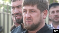 Глава Чечни Рамзан Кадыров (на переднем плане) и спикер парламента Чечни Магомед Даудов
