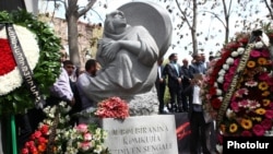 Armenia - A memorial to Yazidis and other people massacred by the ISIS in Iraq is unveiled in Yerevan, 21Apr2016.