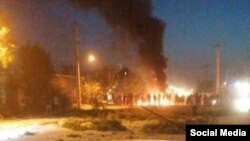 Images of protests said to be in Ahvaz were shared on social media. 