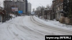 На дорогах прогнозують ожеледицю