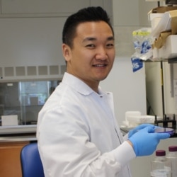 Казахстанский биотехнолог Юрий Ким, занимающийся исследованиями в области молекулярной вирусологии в США.