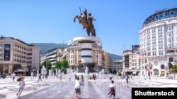 Statua Ratnik na konju, Skoplje, arhivska fotografija iz 2018. godine