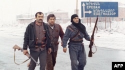 Добровольцы "Армянской осободительной армии" патрулирую границу Нахичеванской Автономной Республики, 19 января 1990 г.