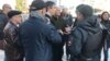 В Махачкале полиция пыталась остановить пикеты в поддержку журналиста "Черновика"