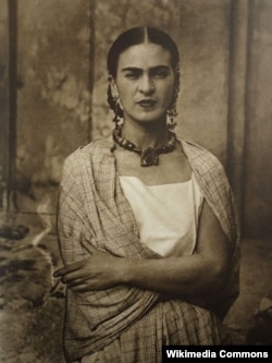 Фриданын атасы Гилермо Кало тарткан фотографиясы. 1932-жыл.