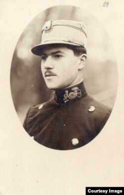Ofițer român prizonier în Germania (Foto: Expoziția Marele Război, 1914-1918, Muzeul Național de Istorie a României)