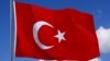 В Ульяновске со здания пивзавода компании Efes сорвали флаг Турции