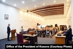 Gjyqtarët dhe prokurorët serbë pas betimit dhe fillimit të punës në institucionet gjyqësore të Kosovës, Prishtinë, 24 tetor 2017.