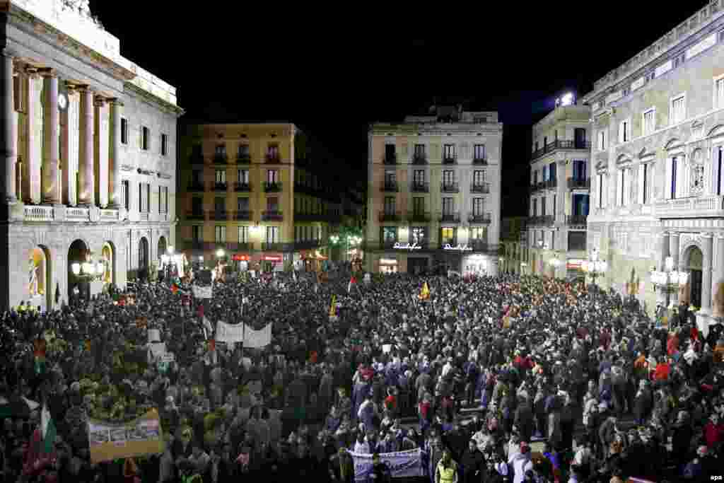 Španija - Barcelona - Širom svijeta ovih dana se održavaju demonstracije i protesti protiv rata u pojasu Gaze. Tisuće prosvjednika u Španiji, Belgiji, Francuskoj, Grčkoj, Pakistanu, Libanonu,... traži prekid sukoba.