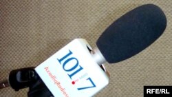 Azerbaijan –Microphone (101.7 FM) 
