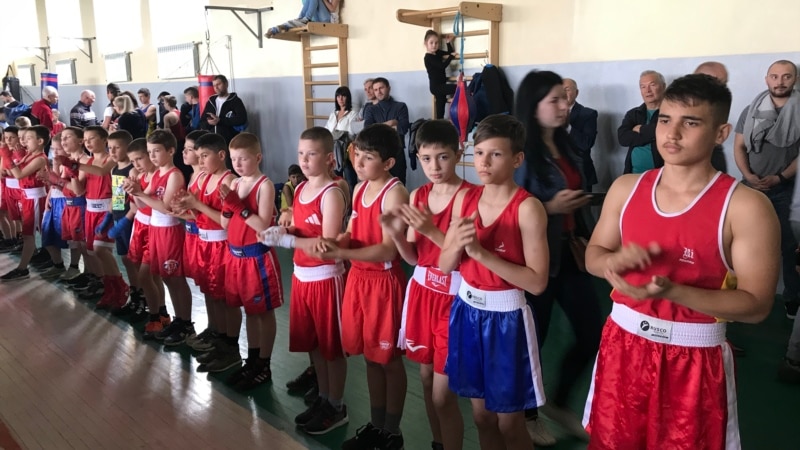 В Крыму на турнире по боксу детям рассказали о крымскотатарском художнике Нетовкине