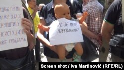 Sa jednog od protesta roditelja nestalih beba u Beogradu, maj 2018. 