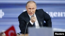 Orsýetiň prezidenti Wladimir Putin. 17-nji dekabr, 2015 ý.