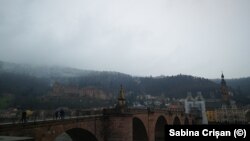 Podul vechi din Heidelberg, de 10 ani priveliștea Dorinei de la lucru