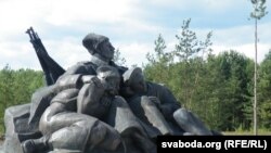 «Рускія салдаты» на адной са скульптураў