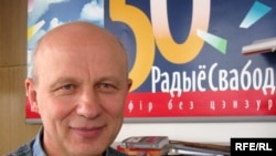 Alyaksandr Kazulin during a visit to Prague broadcast headquarters on March 18