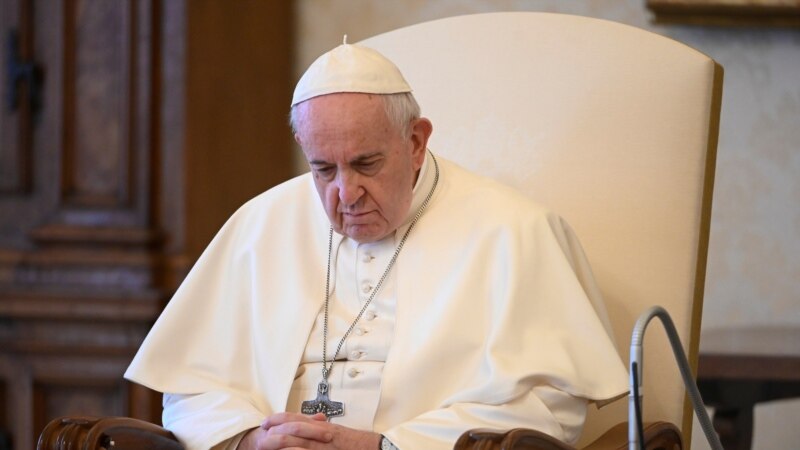 Papa bën thirrje për mbështetje ndaj grave që janë viktimë e dhunës në familje