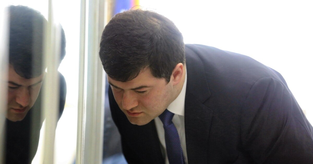 Суд ухвалює рішення у справі Насірова та Новікова