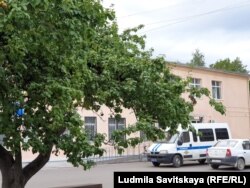 Отделение полиции в Пскове, куда увезли Остаповича