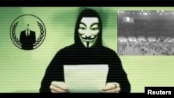 Anonymous qrupunun ənənəvi maskalı nümayəndəsi