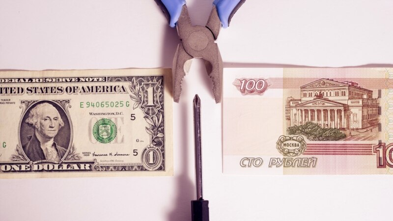 Узбекистан лидирует в СНГ по объему денежных переводов из России