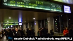 Дослідження зразків пасажирки, яка їхала у потязі з Росії до України, показали, що вона не інфікована коронавірусом Covid-19
