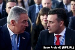 Milo Đukanović i jedan od gostiju na kongresu, Zoran Zaev