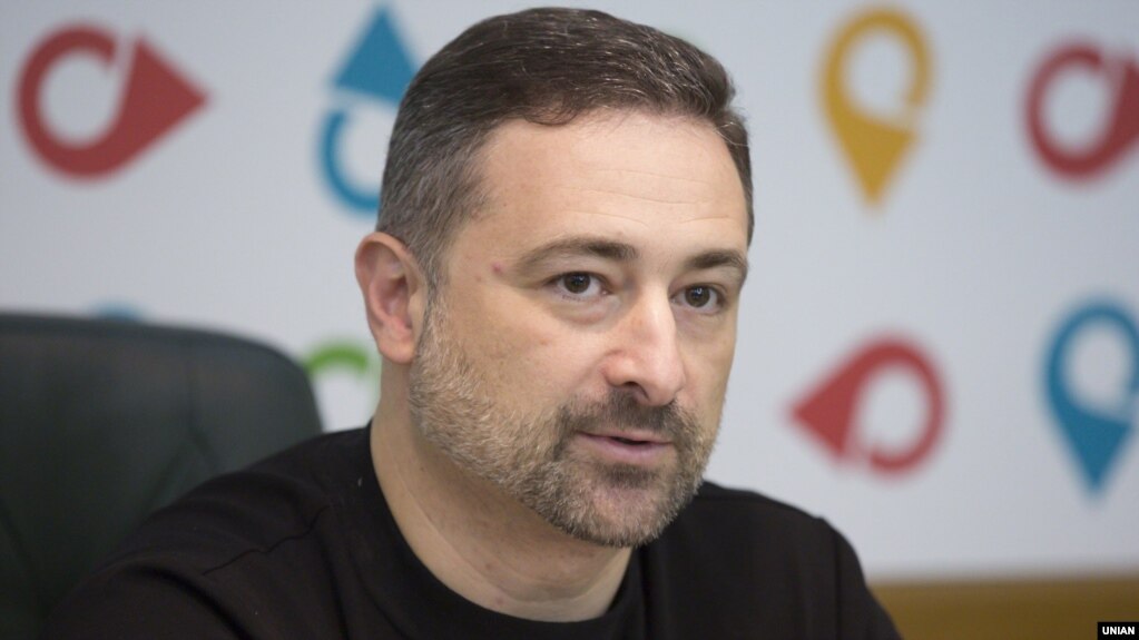Напередодні Ігор Смілянський анонсував продаж марок під назвою «Руський воєнний корабль ВСЬО» із понеділка