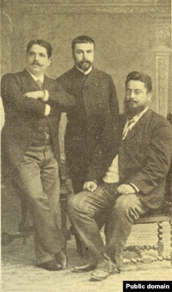 Alexandru Ionescu, Vasile G. Morțun și Ioan Nădejde în 1893; sursa: Săptămâna ilustrată, 1893