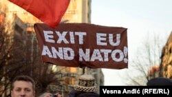 A protest in of support Russia's military intervention in Ukraine in Belgrade, March 3, 2014.