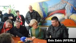 Mirjana Rakić sa predstavnicima prosvjednika, foto: Enis Zebić