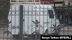 Полицейский микроавтобус. Иллюстративное фото.