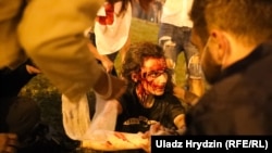 Кров, світлошумові гранати і сльозогінний газ. У Білорусі силовики жорстко розігнали протестувальників після виборів (фоторепортаж)