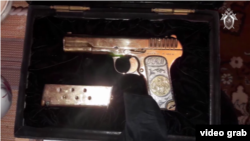 Тот самый золотой пистолет, найденный у Гамидова