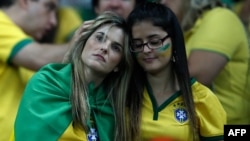 Բրազիլիայի երկրպագուները Բելու Օրիզոնտեի «Մինեյրաո» մարզադաշտում՝ Բրազիլիա - Գերմանիա խաղի ժամանակ, 8-ը հուլիսի, 2014թ․